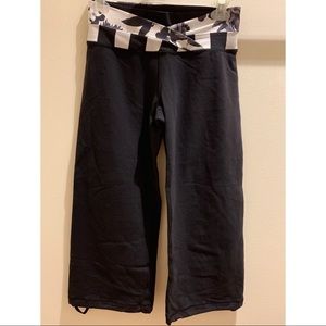 Lululemon wide-leg drawstring crops size 4